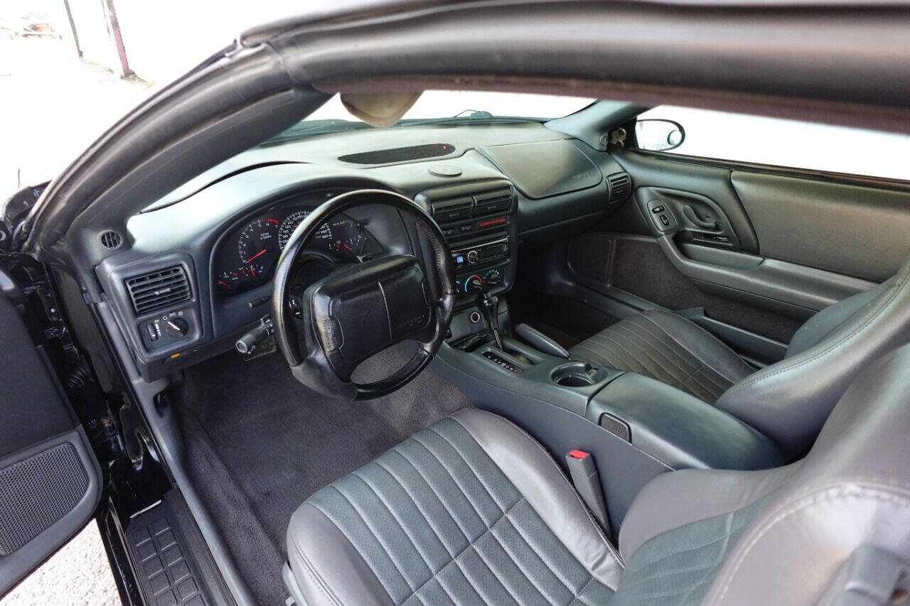 Used 1999 Chevrolet Camaro Z28 w/ SS Performance/Appearance Pkg image 16
