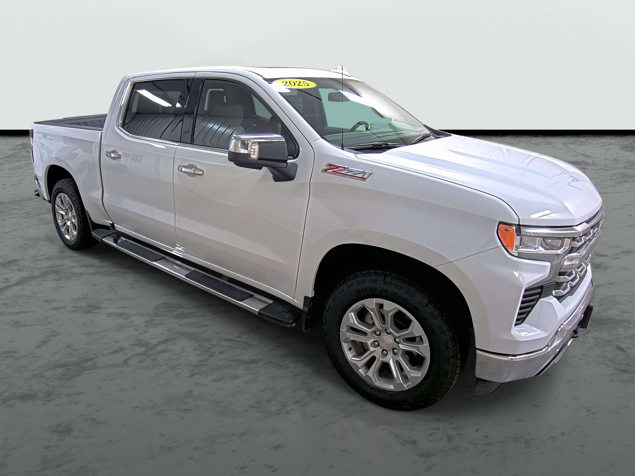 Used 2025 Chevrolet Silverado 1500 LTZ w/ LTZ Premium Package AWD/4WD image 5