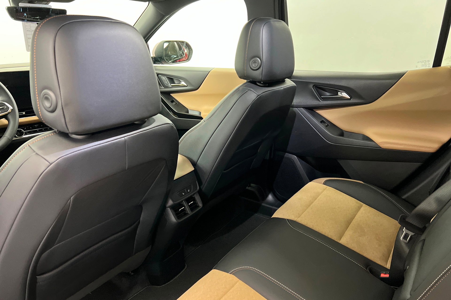 New 2026 Chevrolet Equinox ACTIV w/ Convenience Package III image 20