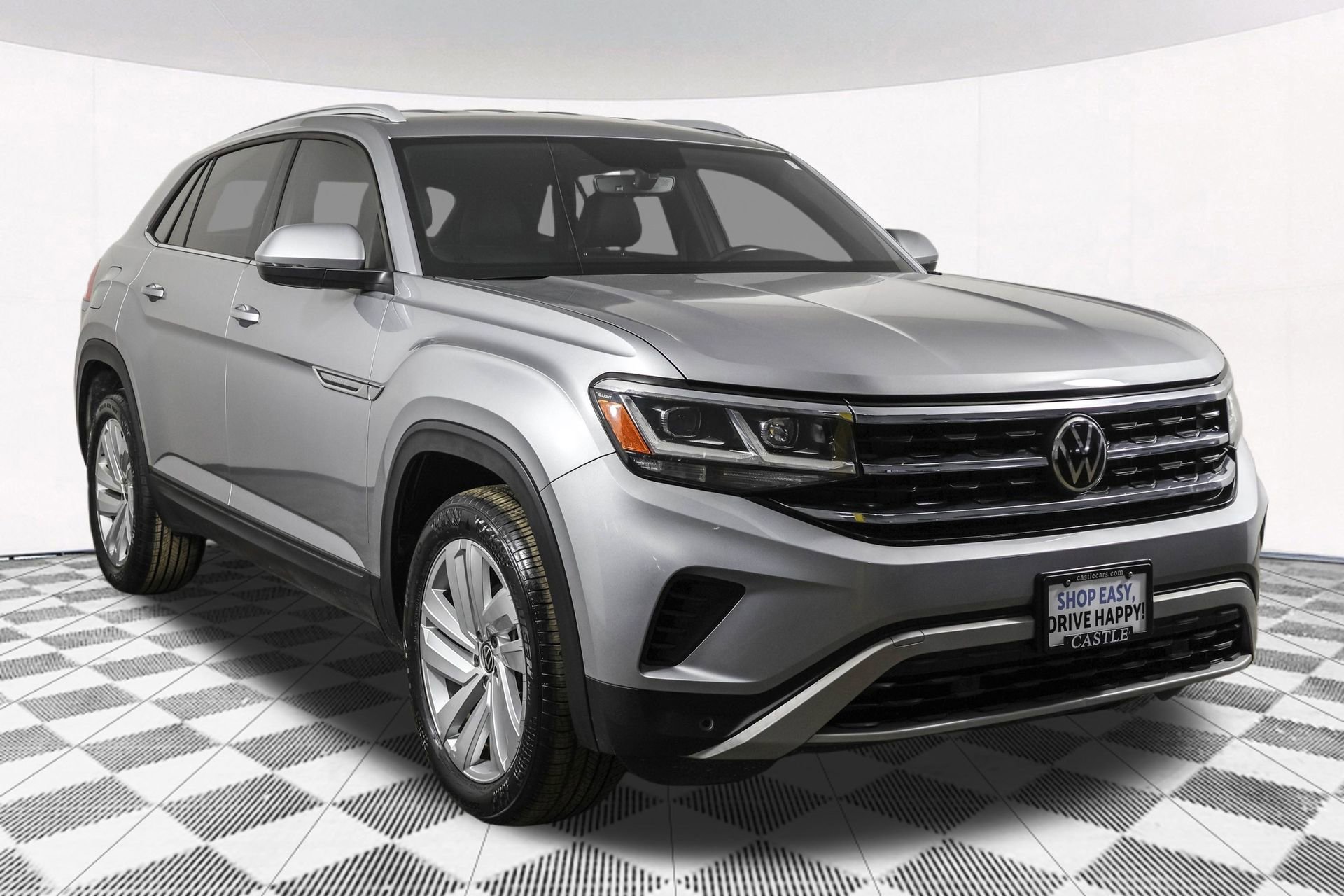 Used 2020 Volkswagen Atlas Cross Sport SE w/ Towing Package image 13