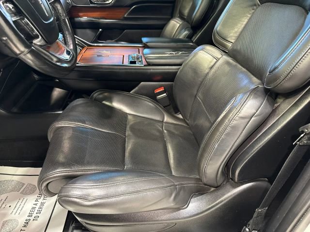Used 2018 Lincoln Navigator Select w/ Technology Package RWD image 23