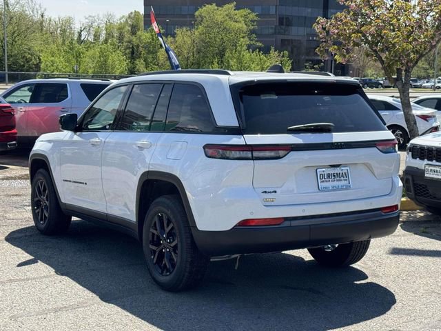 New 2026 Jeep Grand Cherokee Laredo image 4