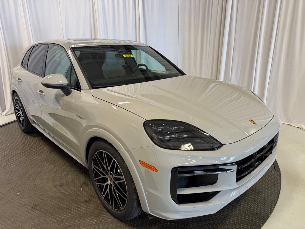 Certified 2026 Porsche Cayenne E-Hybrid AWD/4WD image 35