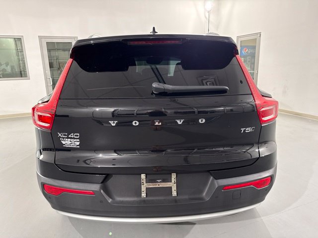 Used 2022 Volvo XC40 T5 Momentum AWD/4WD image 8