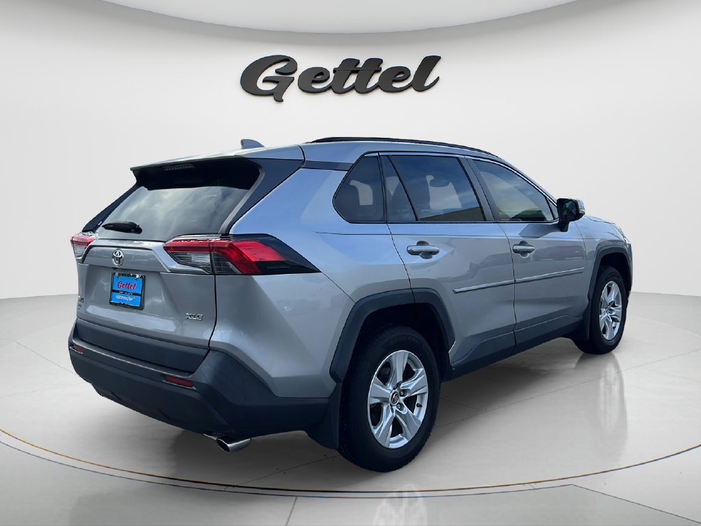Used 2019 Toyota RAV4 XLE w/ Convenience Package FWD image 5