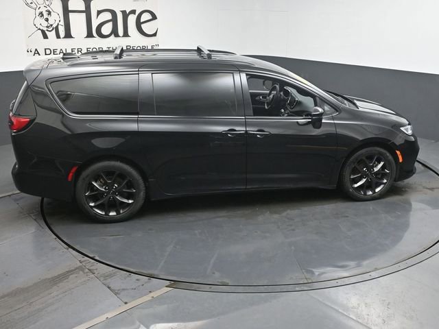 Used 2023 Chrysler Pacifica Touring-L w/ S Appearance Package FWD image 39