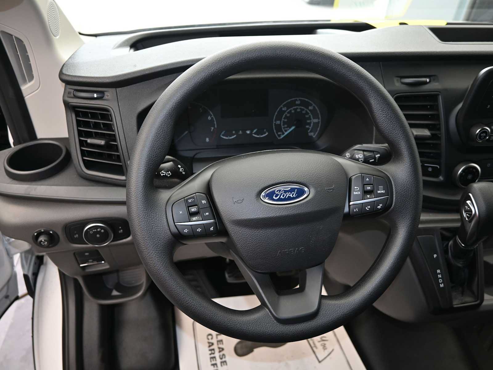 New 2024 Ford Transit 250 148 Medium Roof RWD image 18