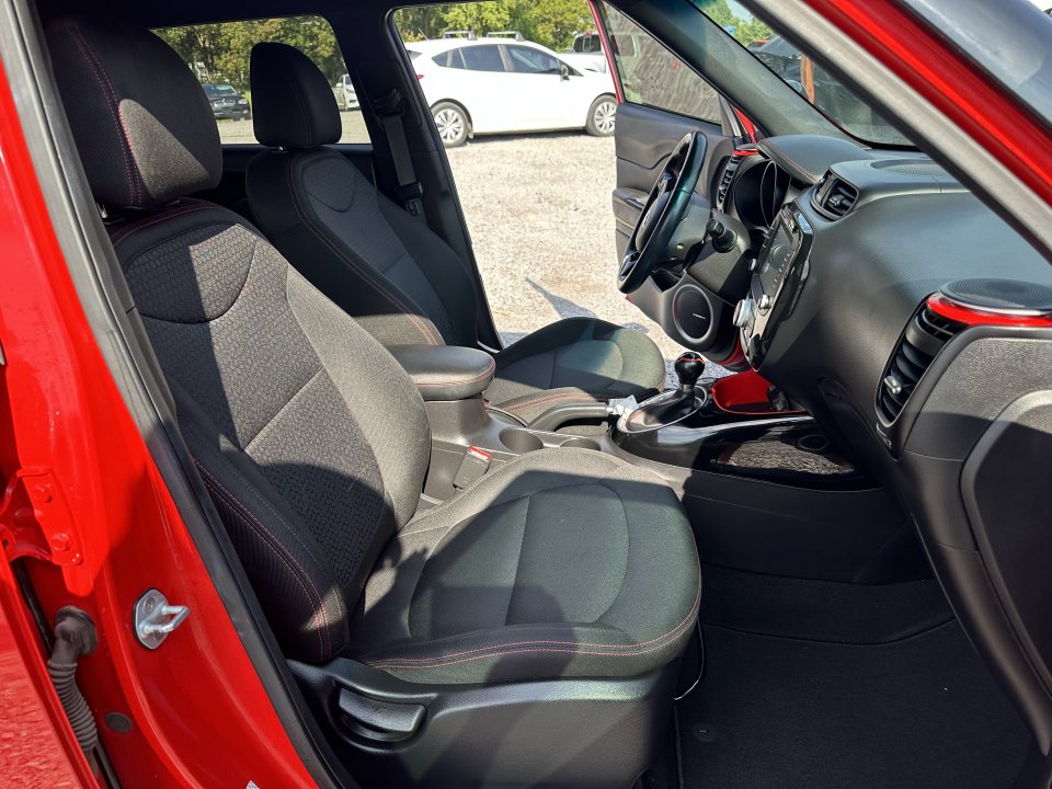Used 2019 Kia Soul + image 17