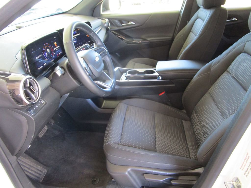 Used 2025 Chevrolet Equinox LT image 54