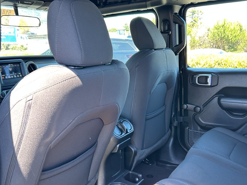 Used 2023 Jeep Gladiator Sport AWD/4WD image 30
