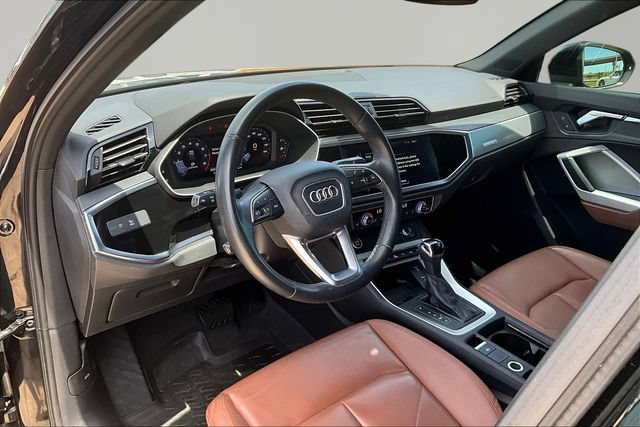 Used 2021 Audi Q3 2.0T Premium Plus w/ Premium Plus Package AWD/4WD image 13