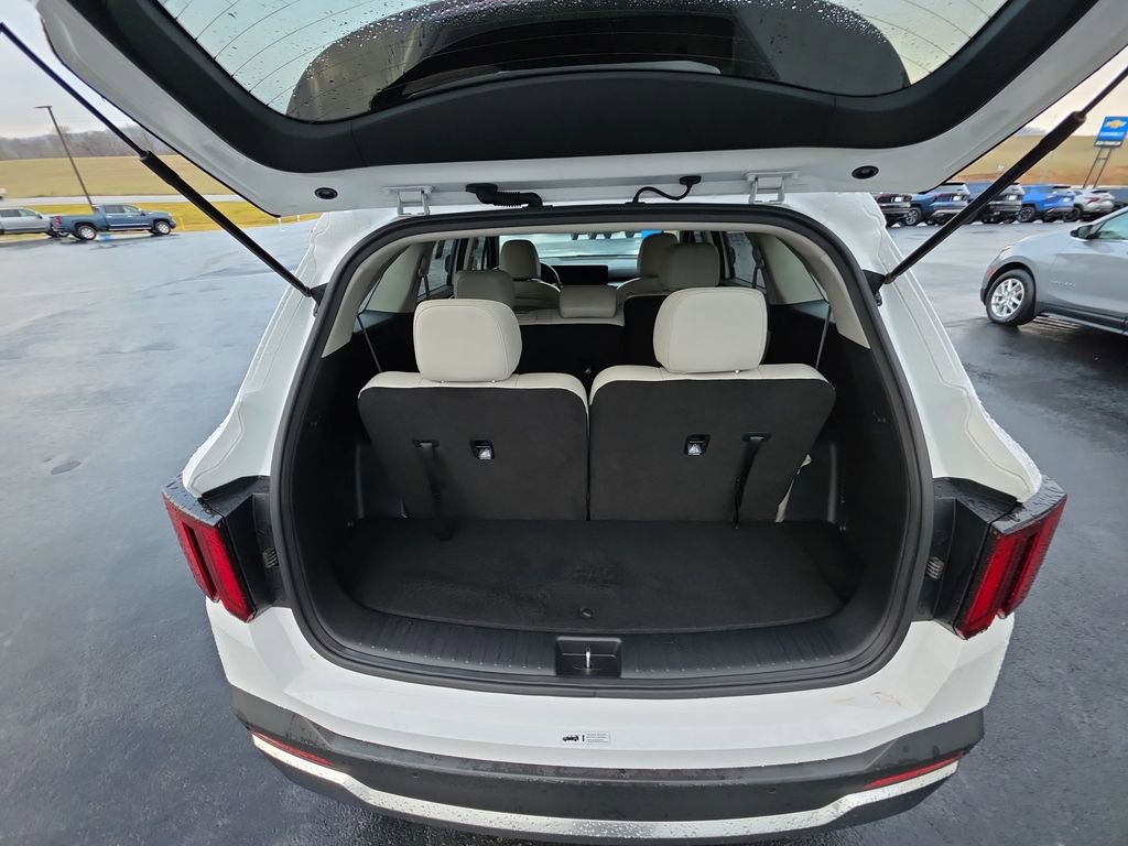 Used 2024 Kia Sorento S image 24