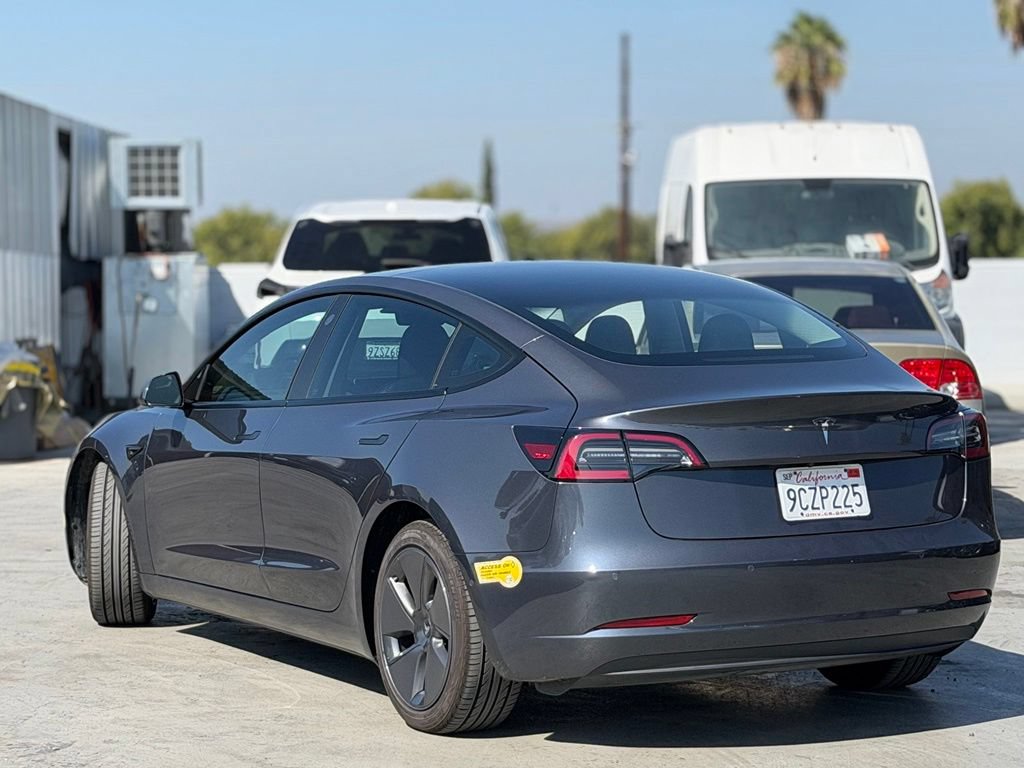 Used 2022 Tesla Model 3 RWD image 2