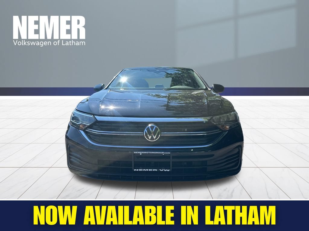 Used 2024 Volkswagen Jetta SE FWD image 6