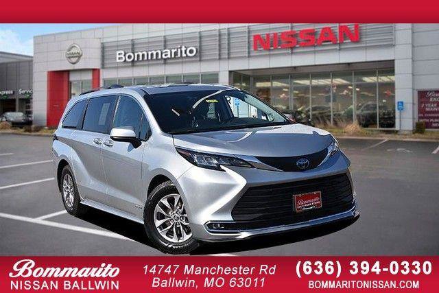 Used 2021 Toyota Sienna XLE w/ XLE Plus Package image 1