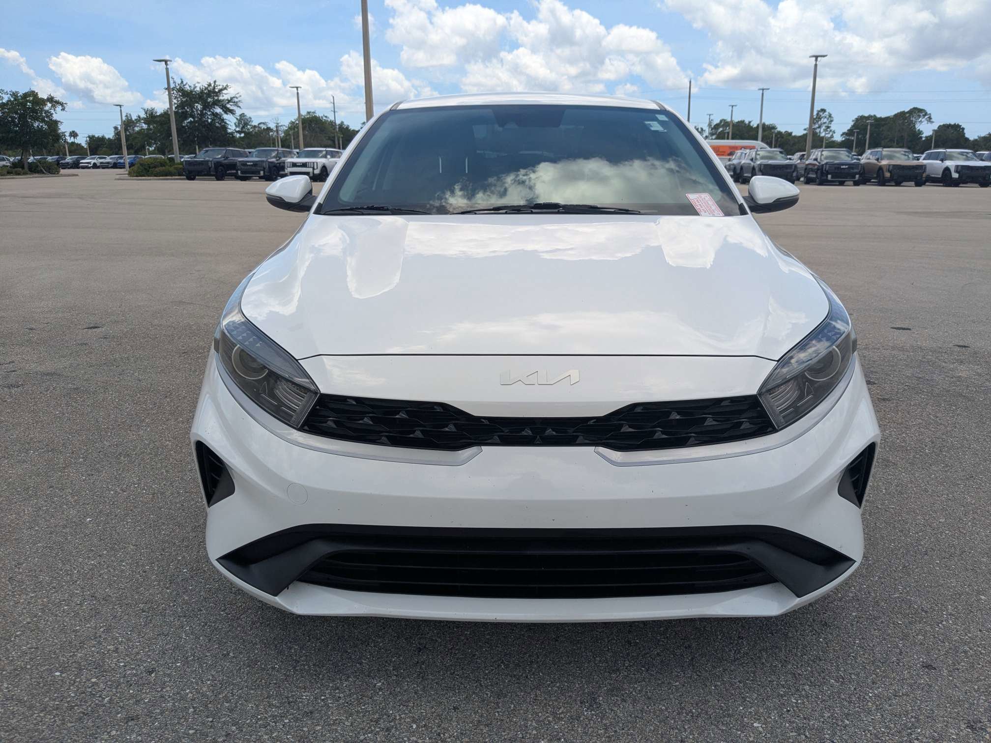 Certified 2022 Kia Forte LXS w/ LXS Technology Package FWD image 3