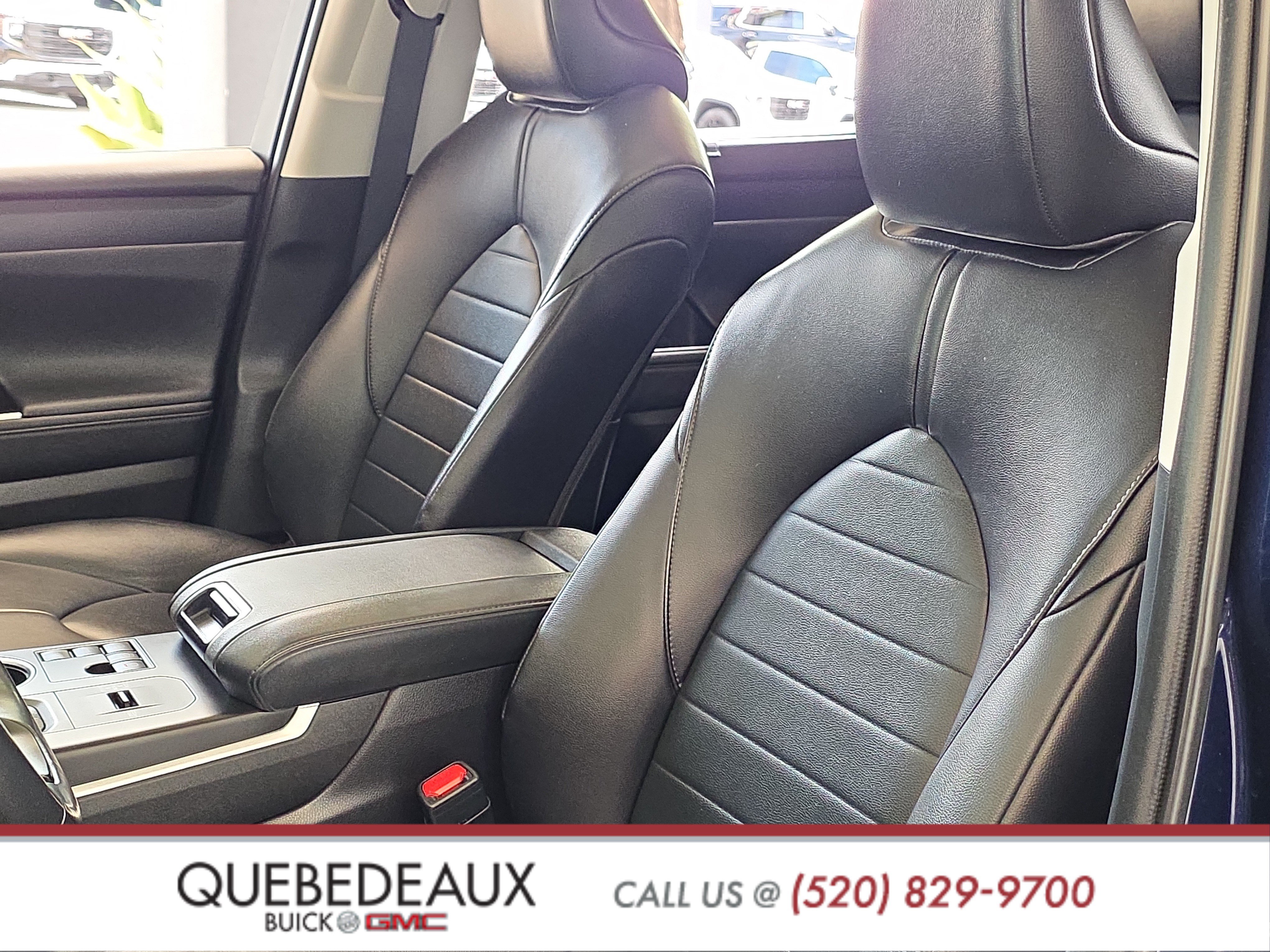Used 2023 Toyota Highlander XLE FWD image 11