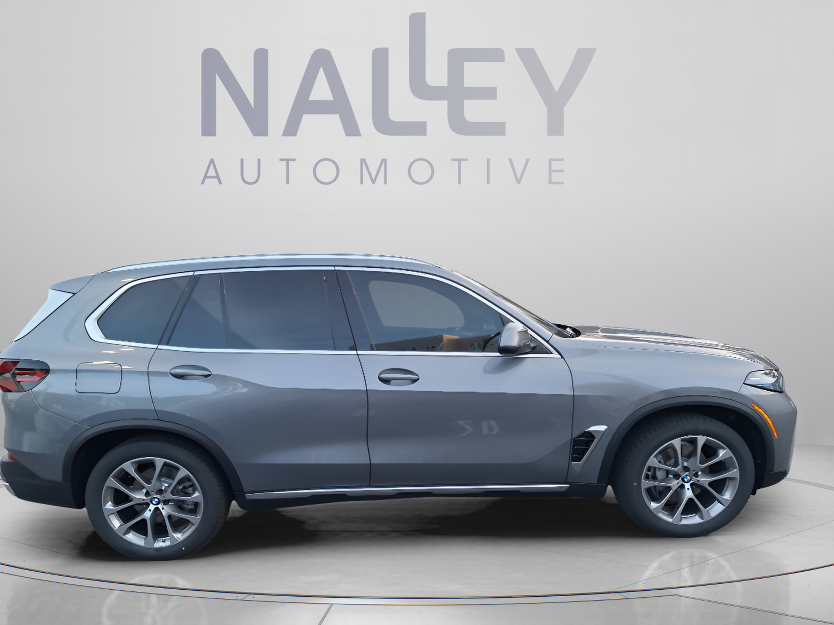 Used 2026 BMW X5 xDrive40i w/ Premium Package AWD/4WD image 8