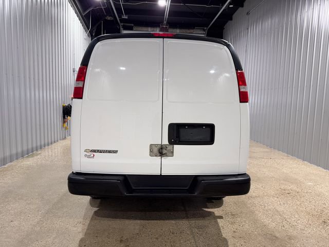 Used 2021 Chevrolet Express 2500 w/ Driver Convenience Package image 4