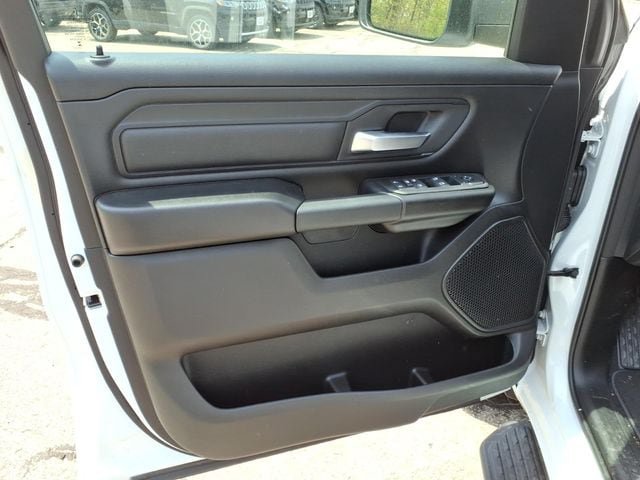 Used 2026 RAM 1500 Express AWD/4WD image 18