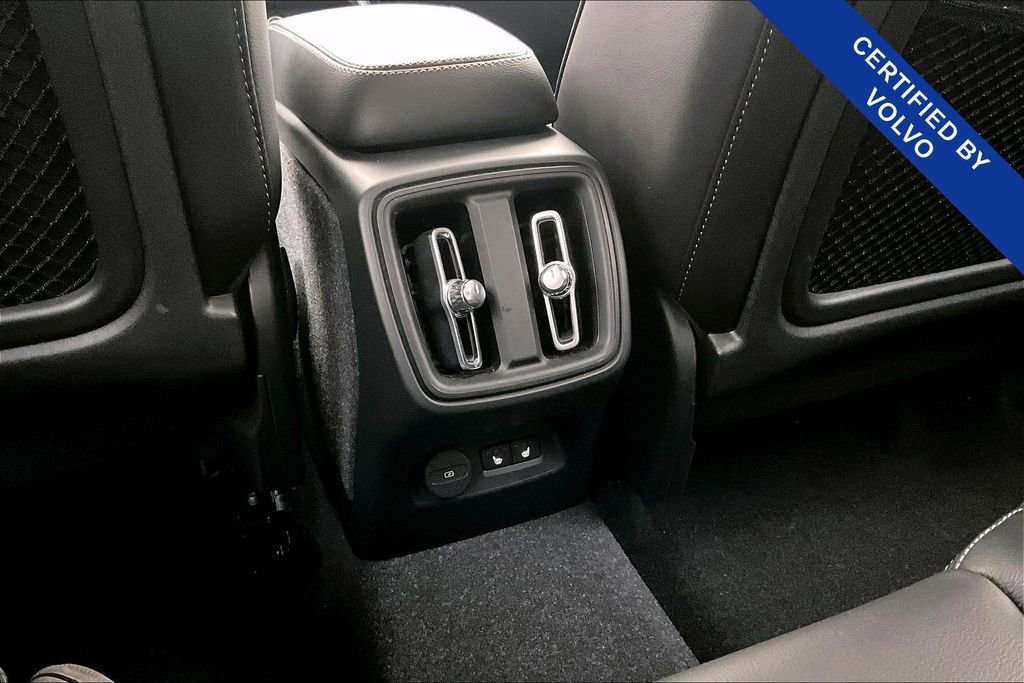Certified 2023 Volvo XC40 B5 Ultimate w/ Protection Package Premier image 32