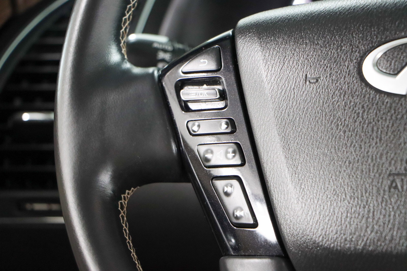 Used 2023 INFINITI QX80 Premium Select w/ Cargo Package image 14