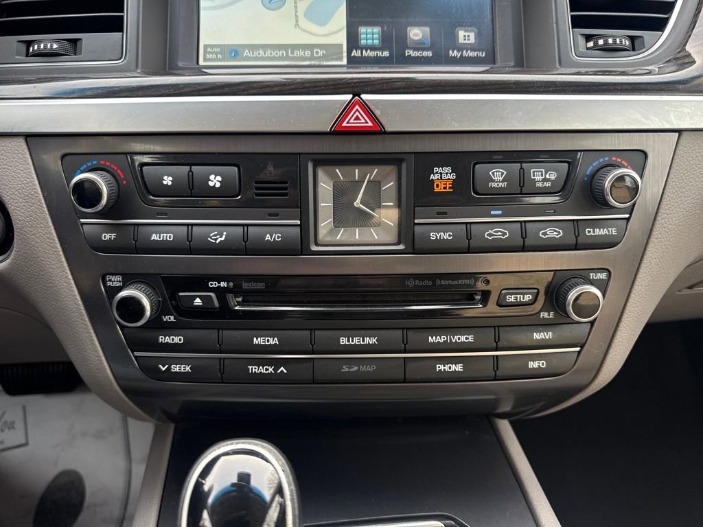 Used 2015 Hyundai Genesis 3.8 w/ Option Group 02 image 17