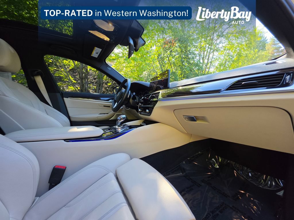 Used 2019 BMW 530e xDrive w/ Convenience Package AWD/4WD image 16