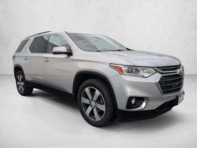 Used 2020 Chevrolet Traverse LT w/ LT Premium Package image 3