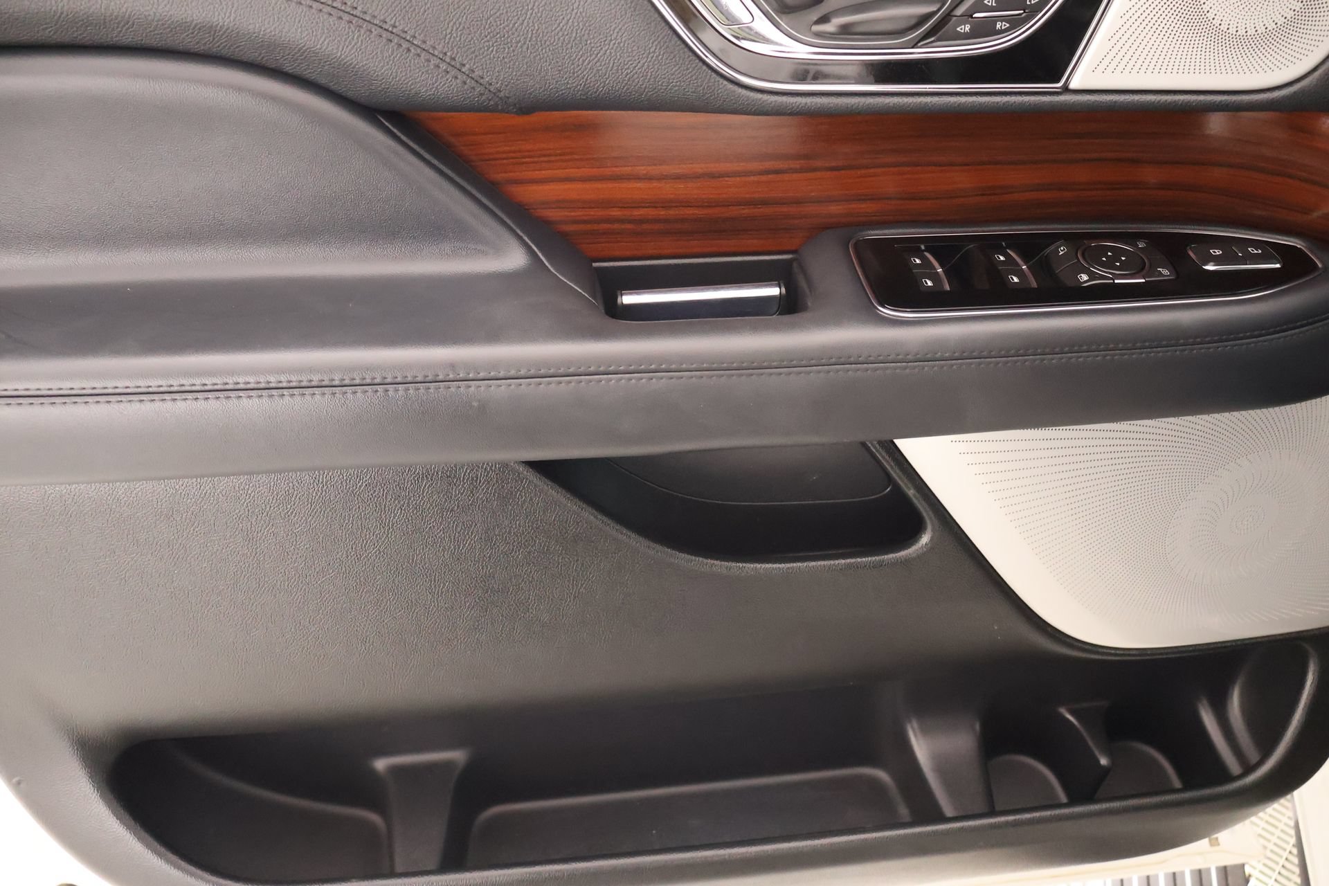 Used 2022 Lincoln Navigator Reserve AWD/4WD image 17