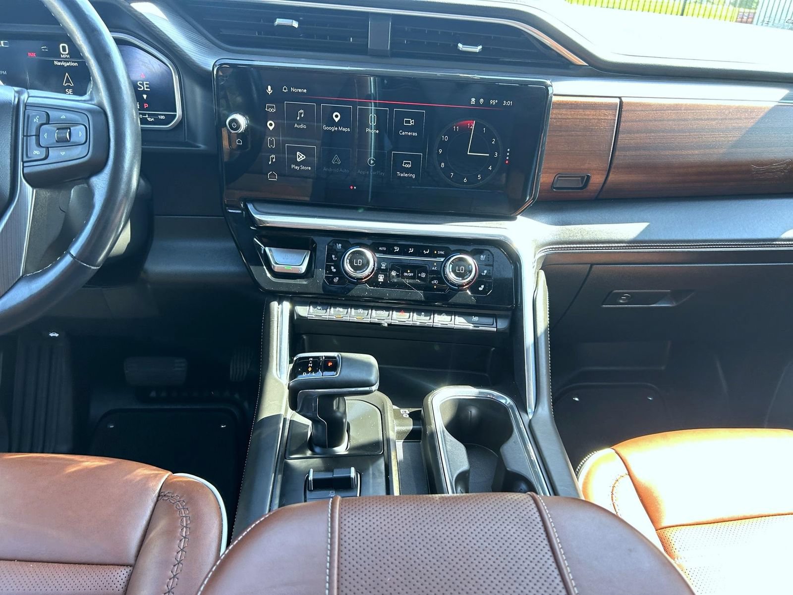 Used 2024 GMC Sierra 1500 Denali Ultimate AWD/4WD image 12