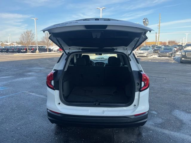 Used 2024 GMC Terrain SLE image 8