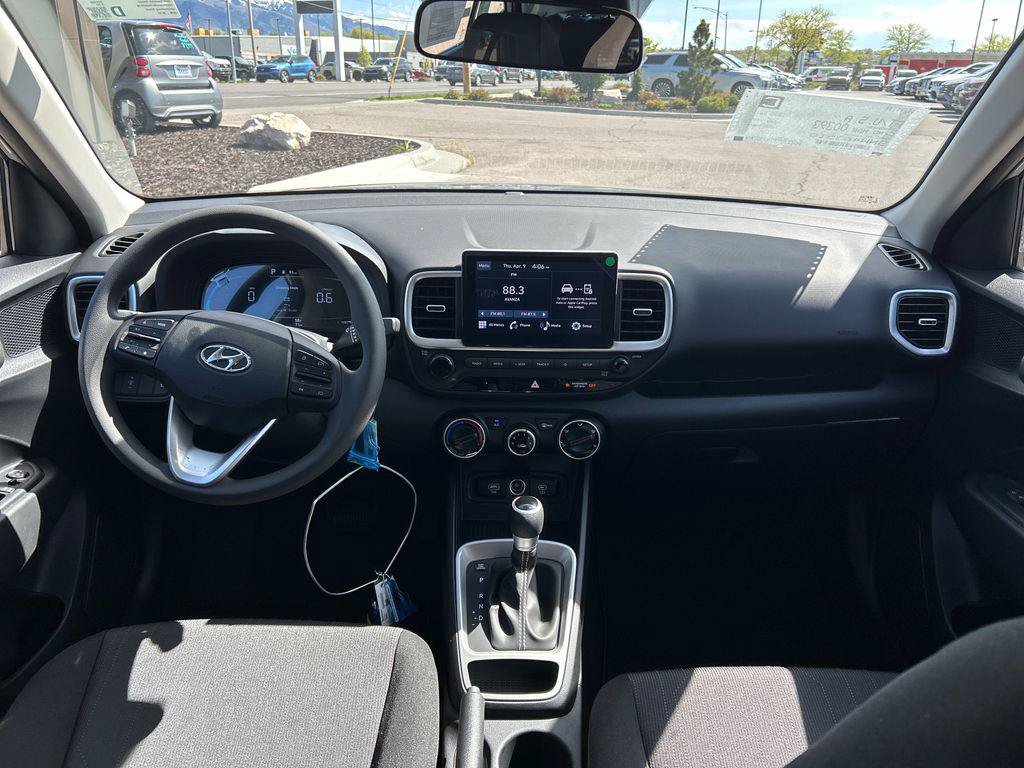 New 2026 Hyundai Venue SE FWD image 12