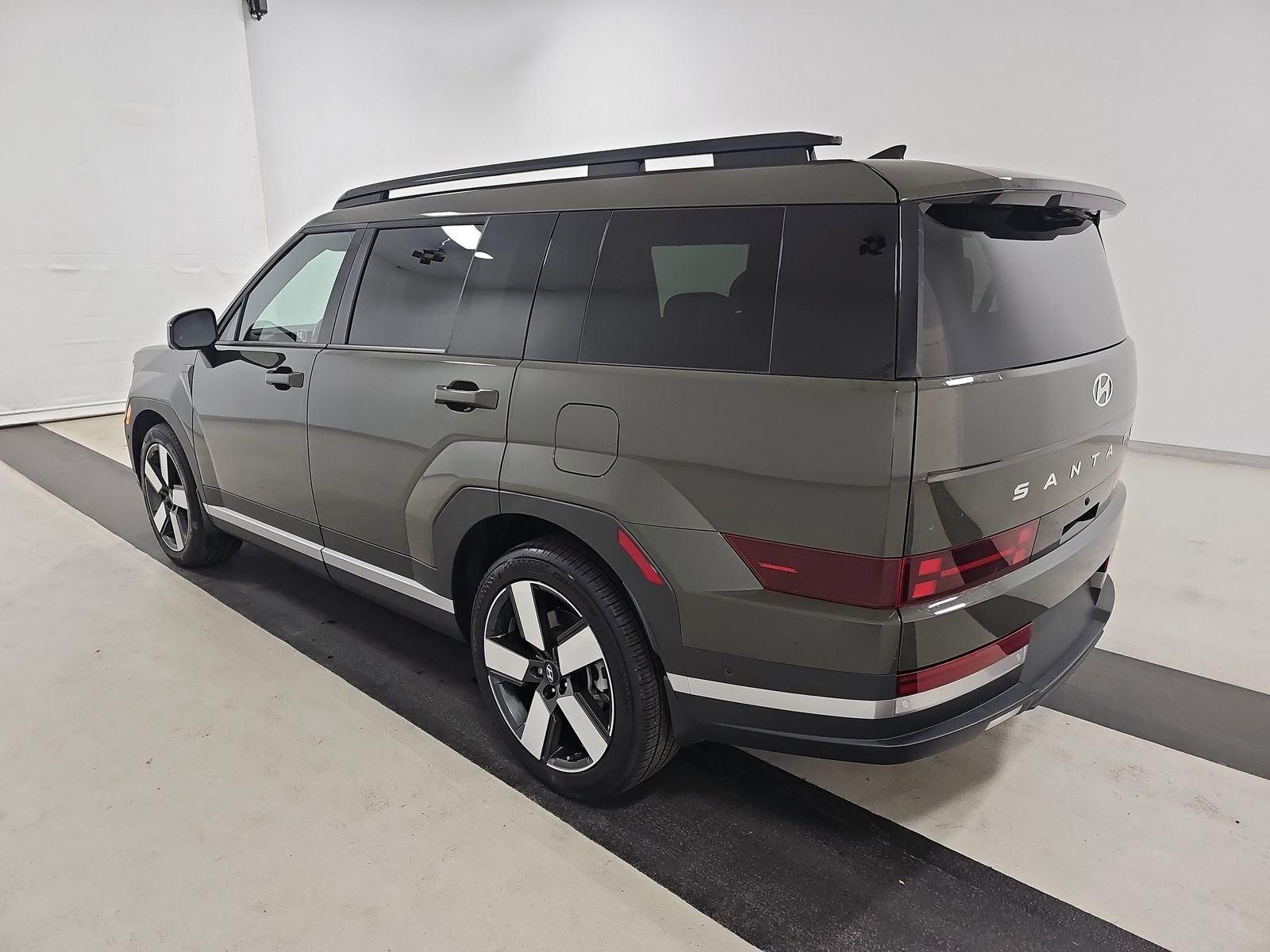 Used 2024 Hyundai Santa Fe Limited image 8