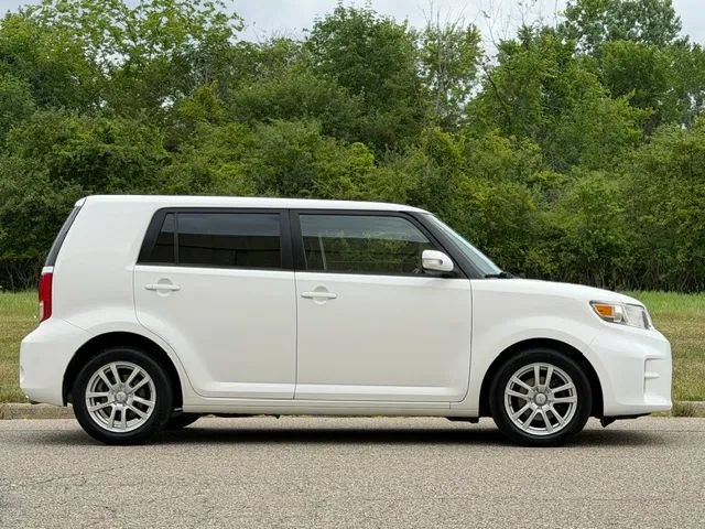 Used 2012 Scion xB FWD image 26