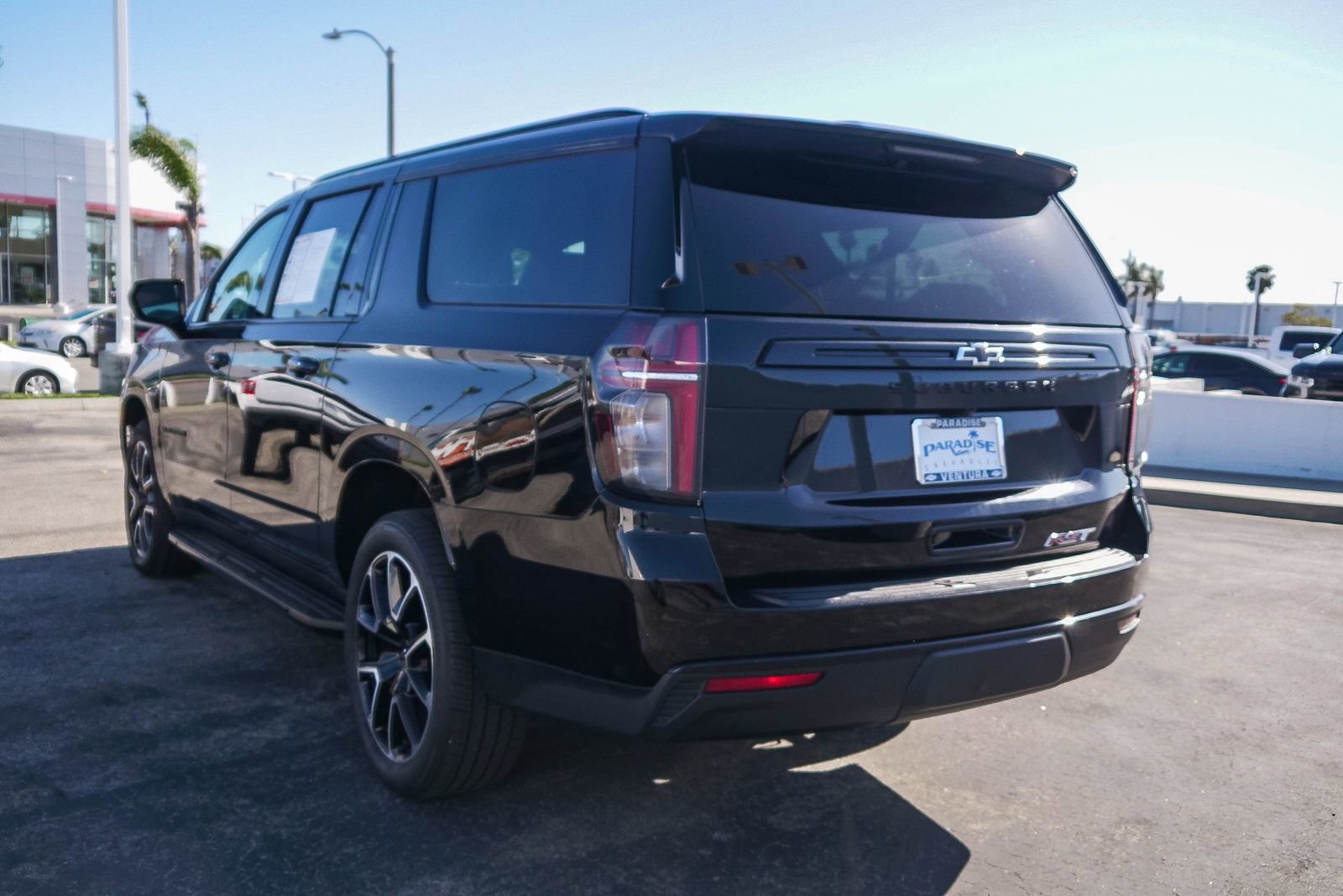 Used 2024 Chevrolet Suburban RST RWD image 9