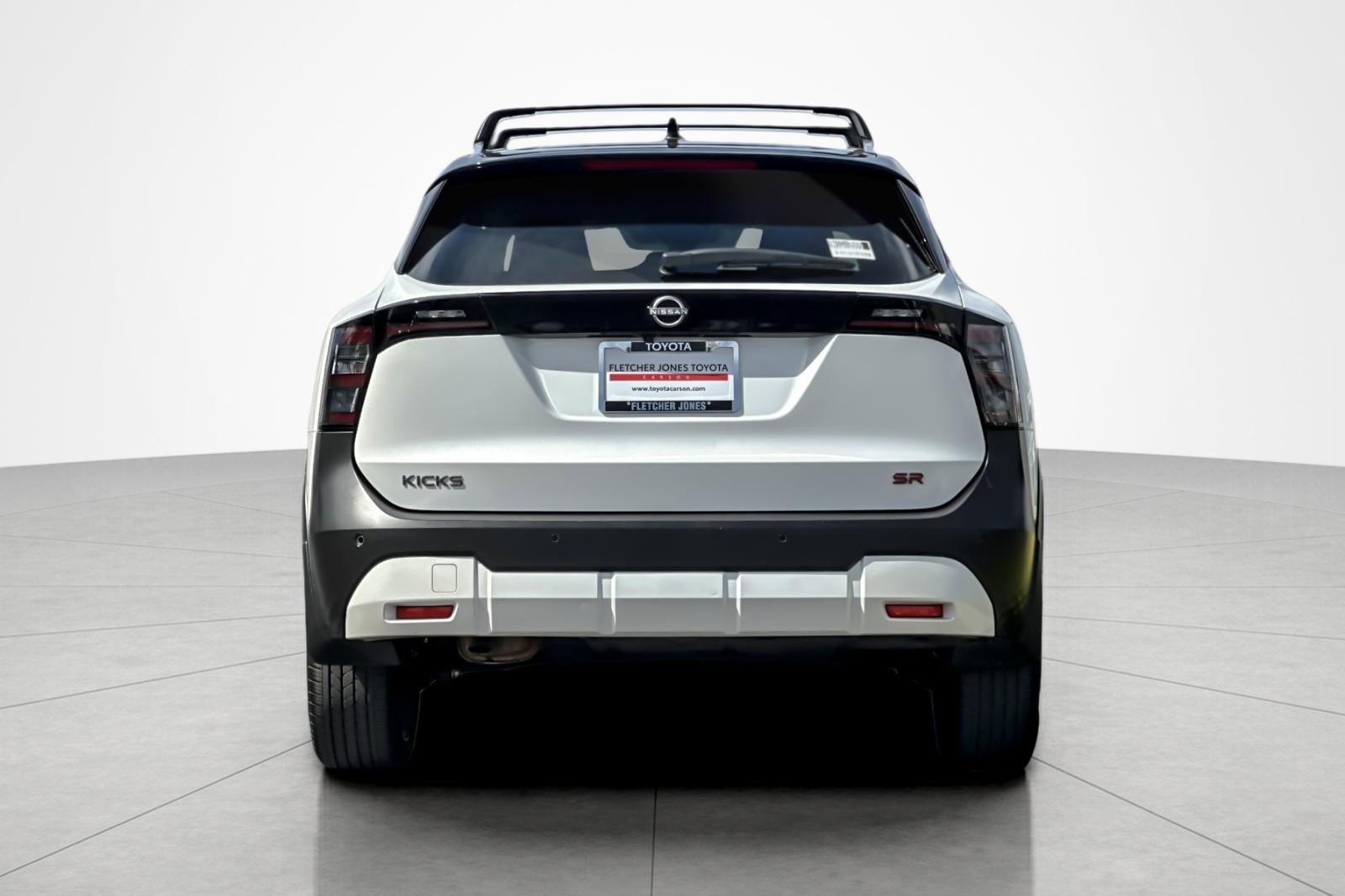 Used 2025 Nissan Kicks SR image 4