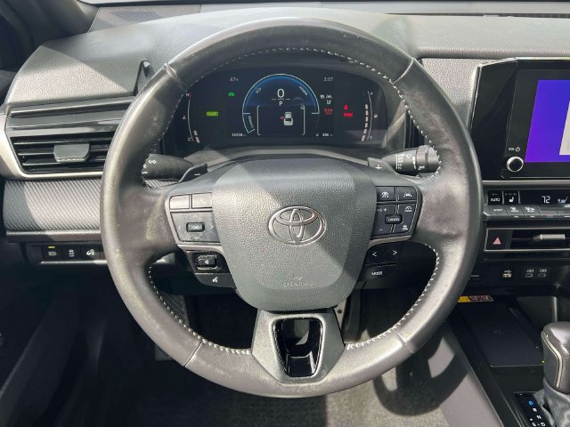 Used 2025 Toyota Camry SE w/ Convenience Package FWD image 12