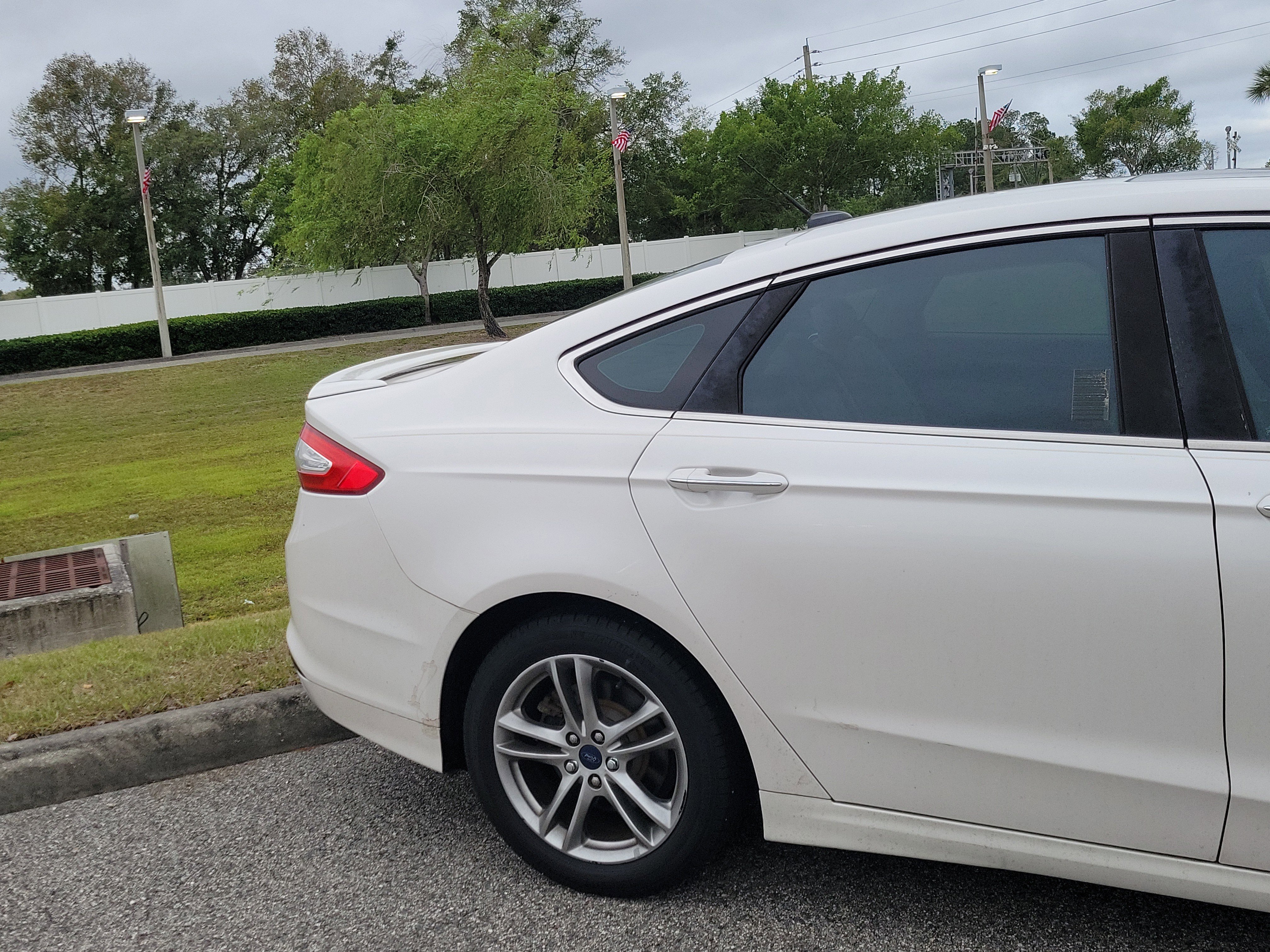 Used 2015 Ford Fusion Titanium FWD image 11