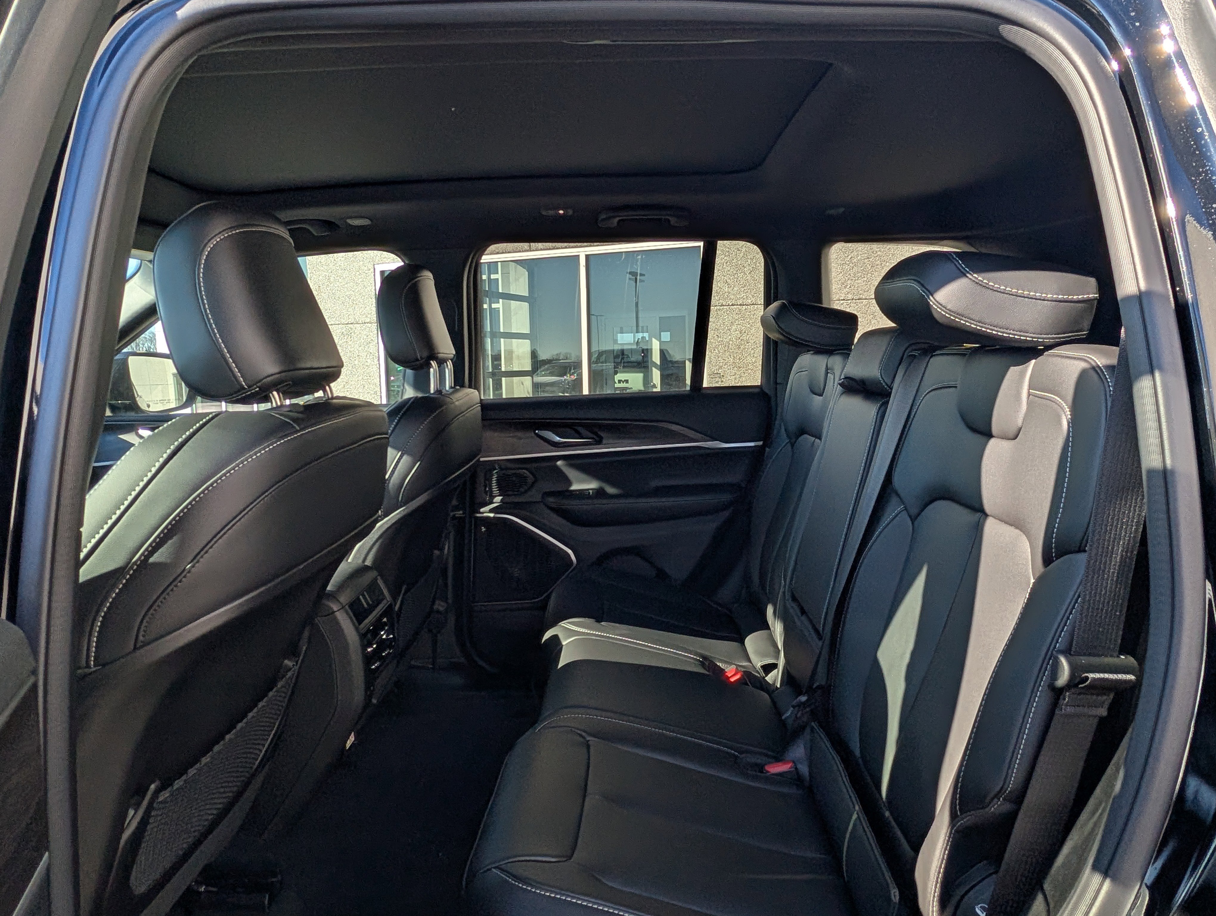 New 2026 Jeep Grand Cherokee Limited w/ Limited Altitude Package image 6