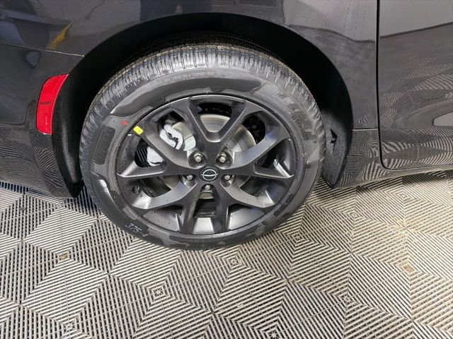 New 2026 Chrysler Pacifica Select w/ S Appearance Package AWD/4WD image 7