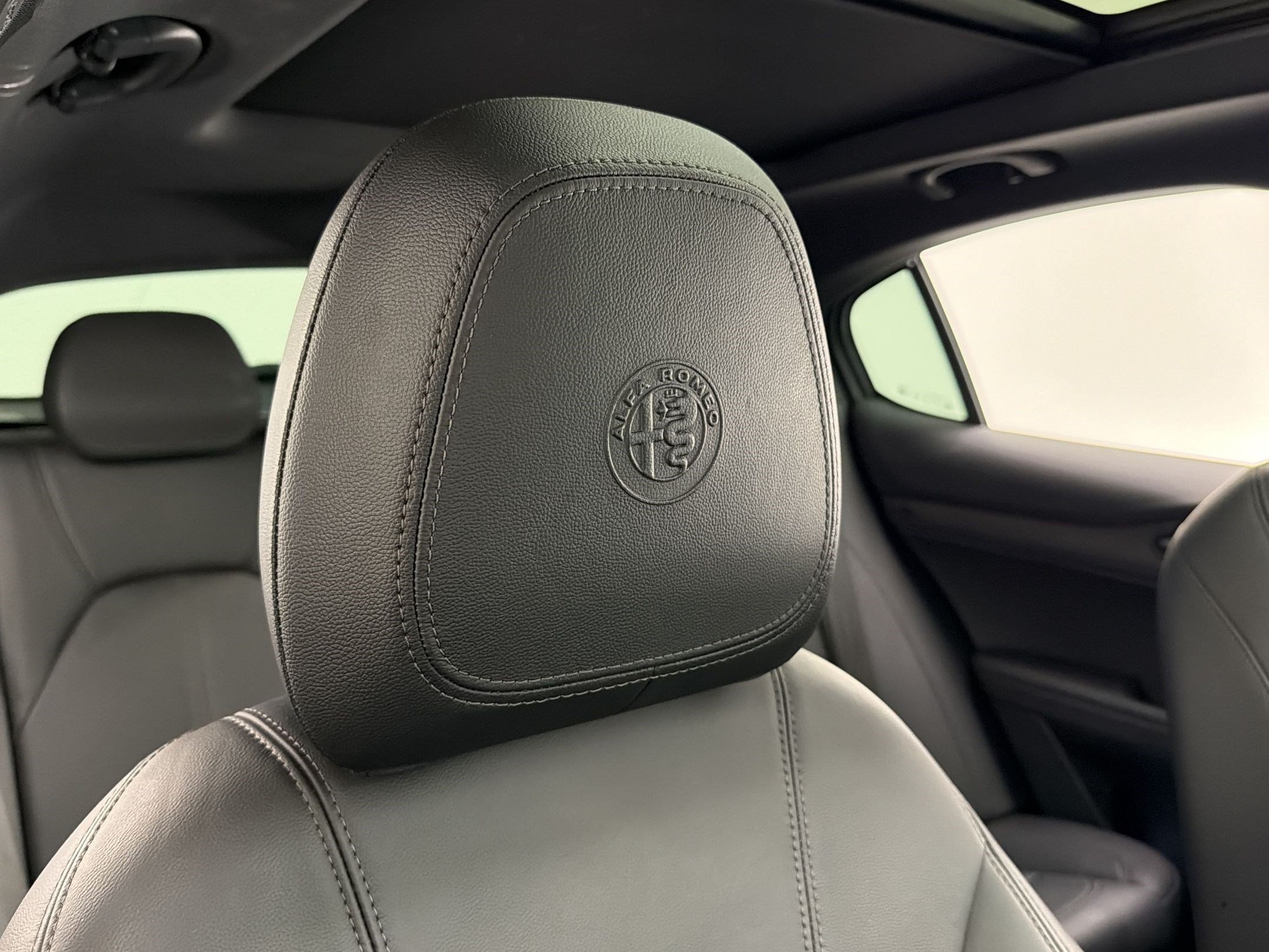 Used 2022 Alfa Romeo Stelvio Ti w/ Active Assist Plus Package AWD/4WD image 25