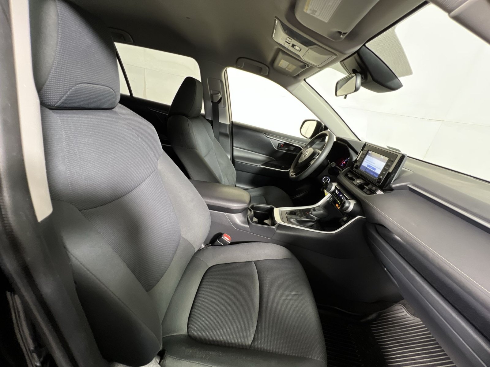 Used 2019 Toyota RAV4 LE w/ All Weather Liner Package AWD/4WD image 25