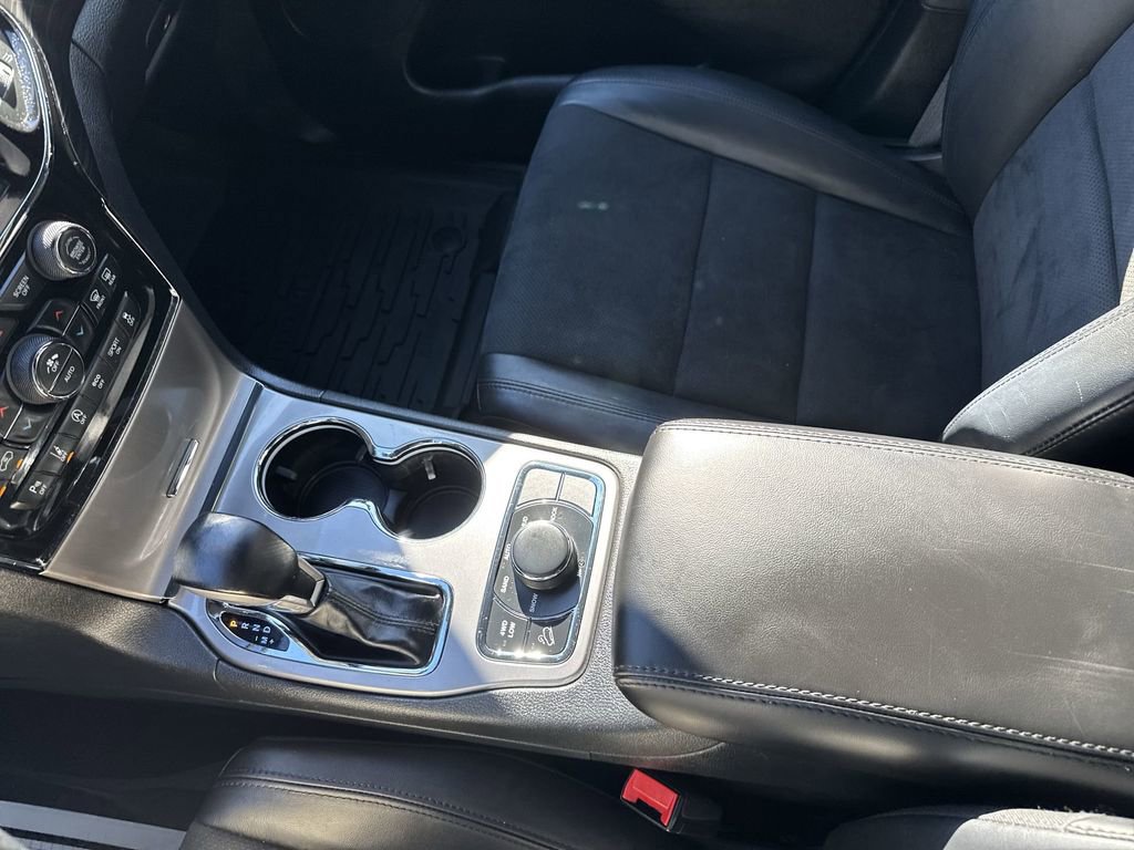 Used 2022 Jeep Grand Cherokee Laredo X image 21