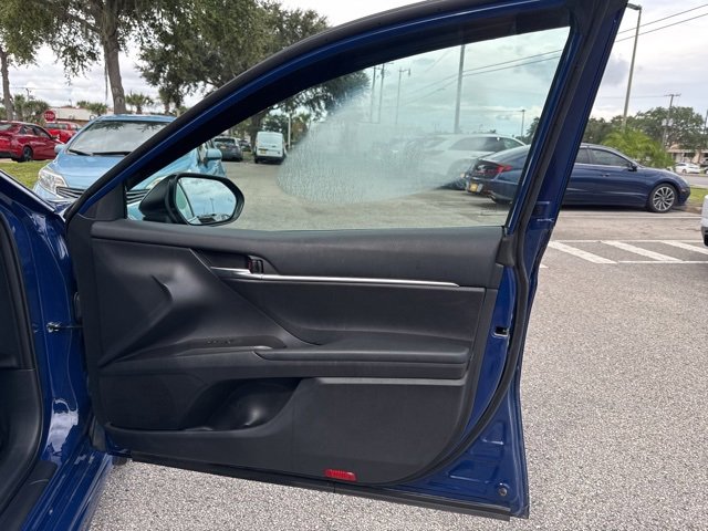 Used 2023 Toyota Camry SE image 13