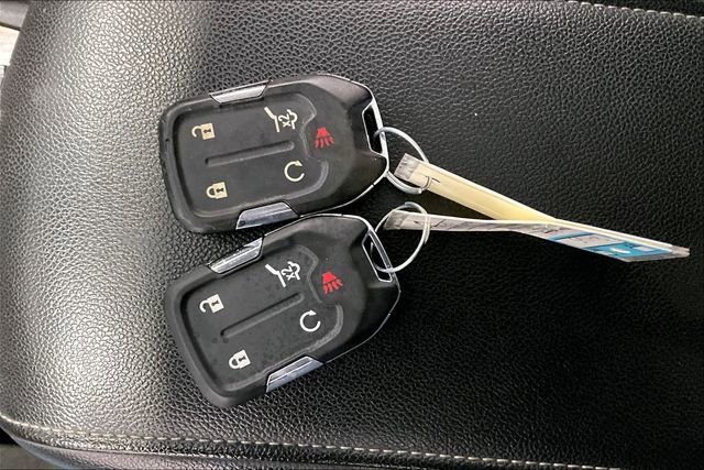 Used 2023 GMC Acadia SLE w/ LPO, Black Accent Package image 37