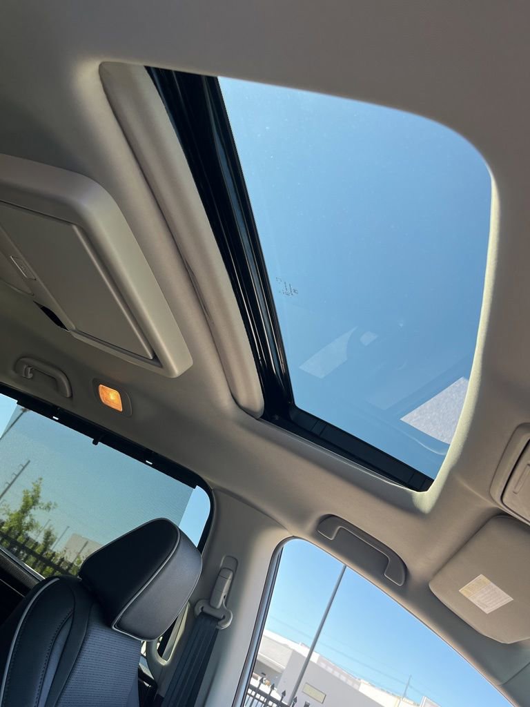 Certified 2026 Honda Odyssey Elite image 32