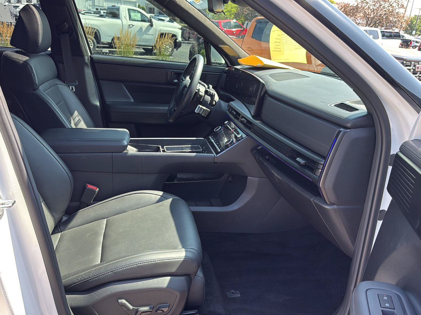 Used 2025 Hyundai Santa Fe Calligraphy AWD/4WD image 13