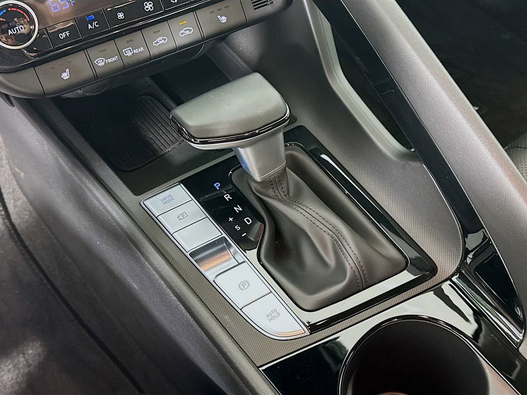 Certified 2025 Hyundai Elantra Limited image 17
