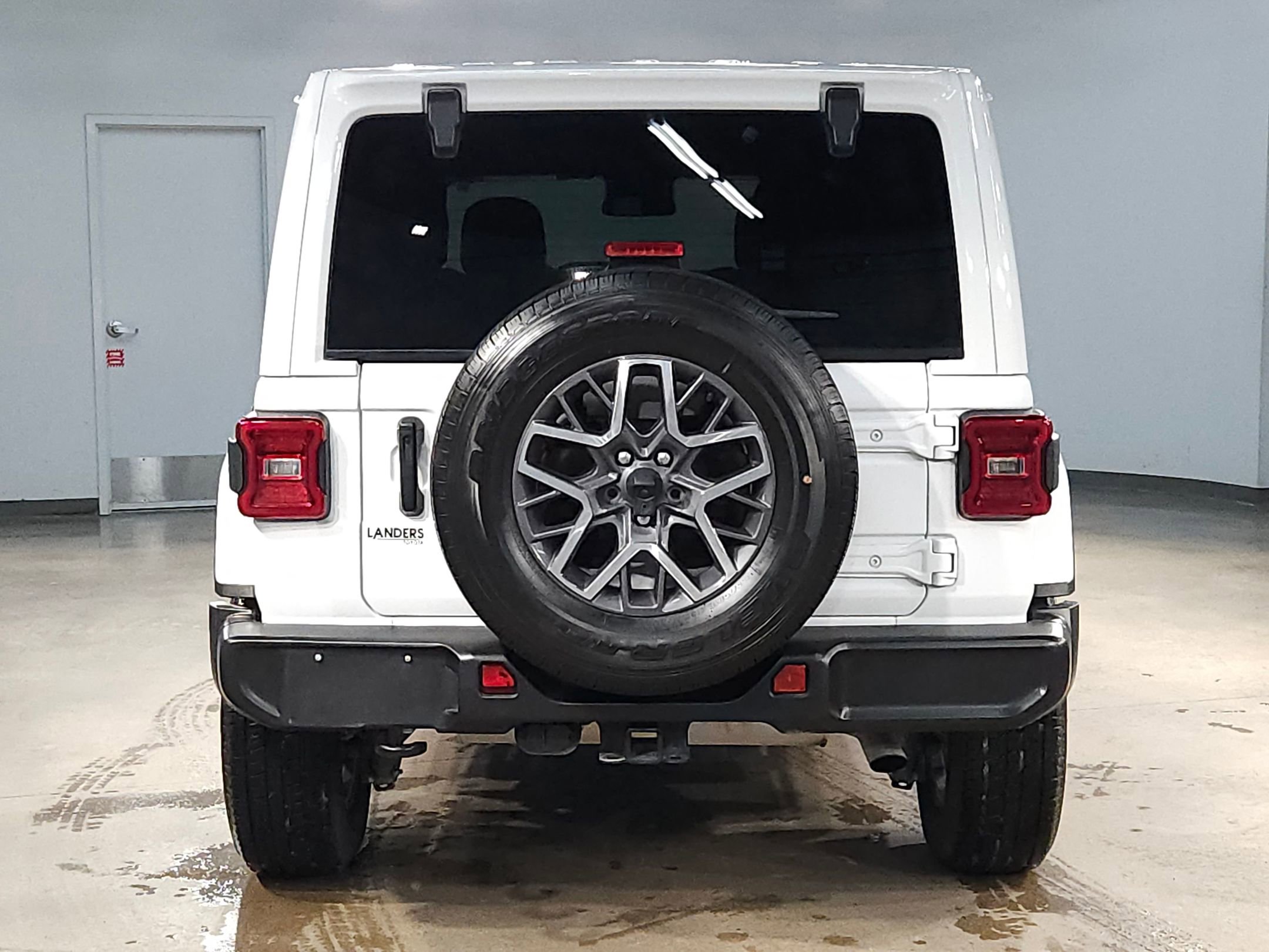 Used 2024 Jeep Wrangler Sahara image 6